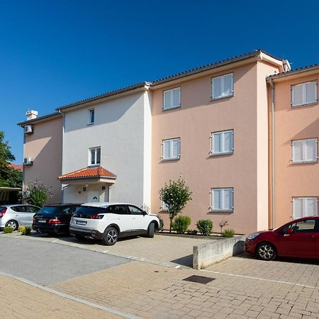 Apartments Crnekovic IV Baška Eksteriør billede