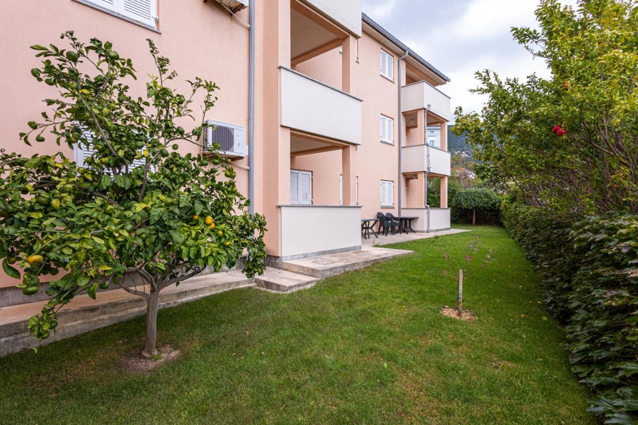 Apartments Crnekovic IV Baška Eksteriør billede