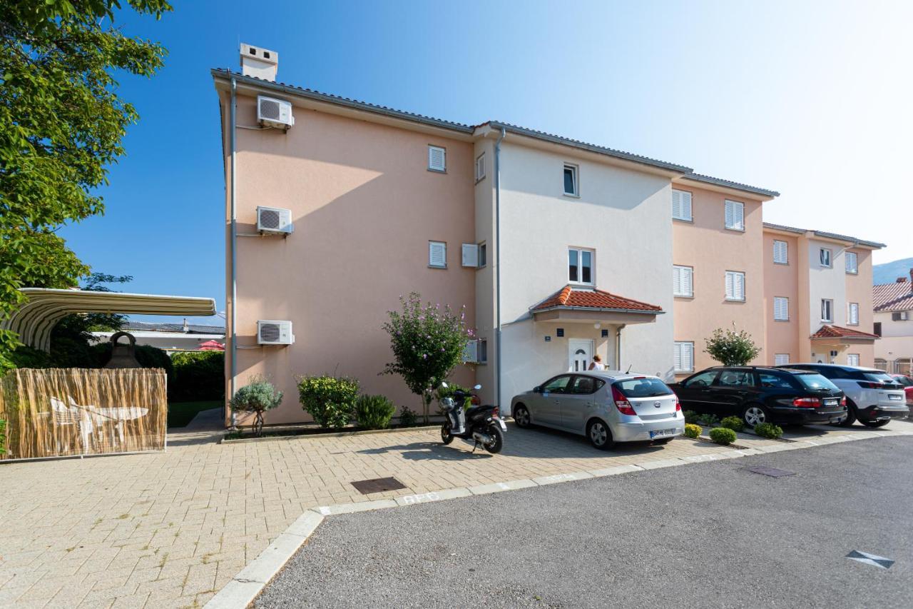 Apartments Crnekovic IV Baška Eksteriør billede