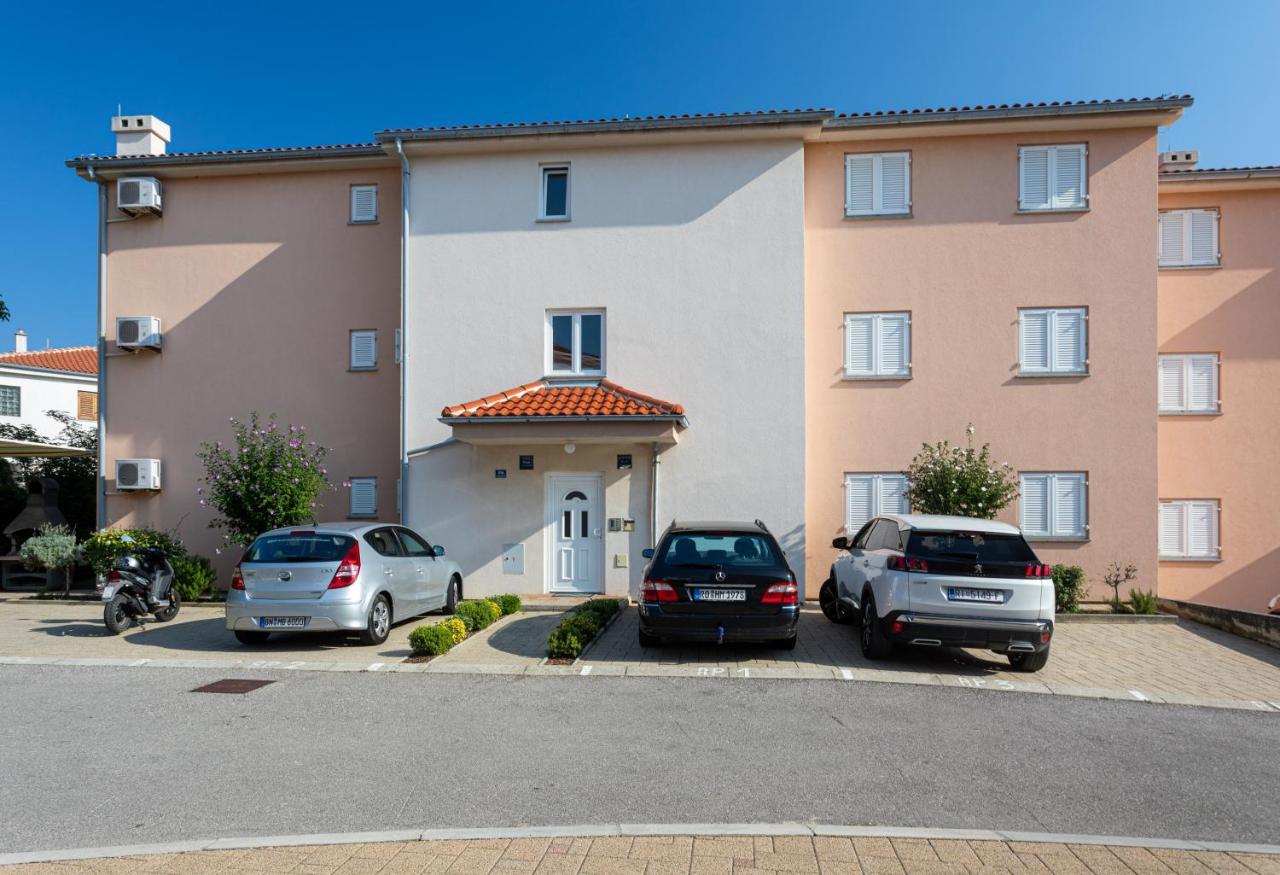 Apartments Crnekovic IV Baška Eksteriør billede