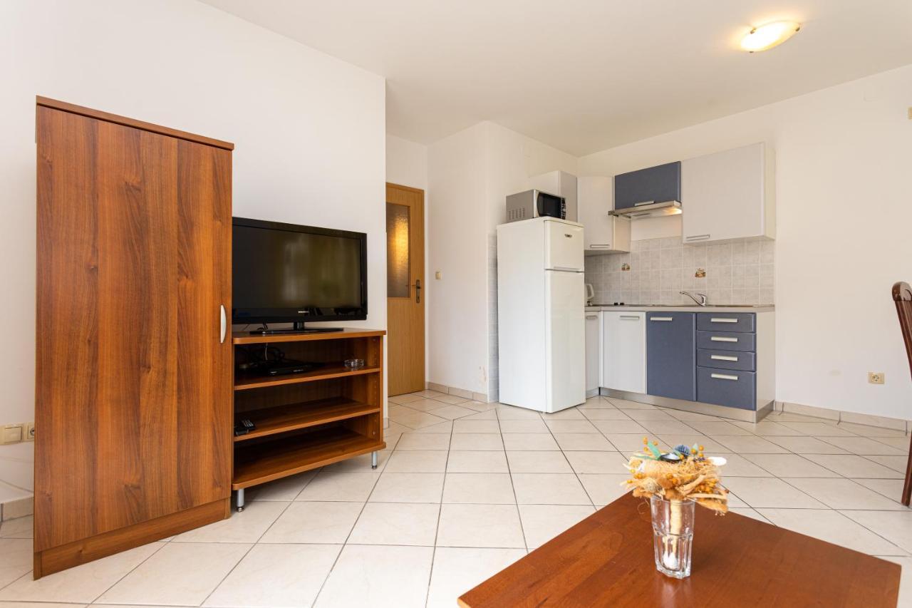 Apartments Crnekovic IV Baška Eksteriør billede