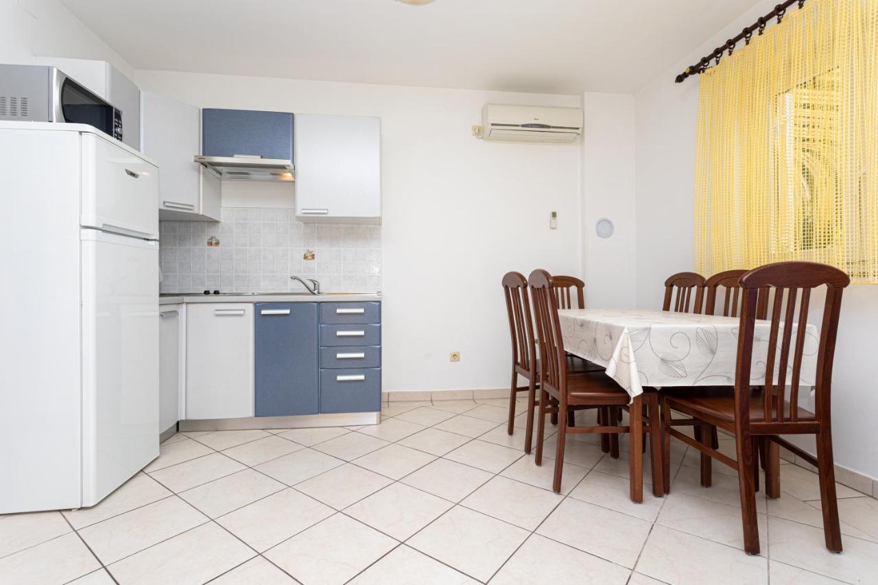 Apartments Crnekovic IV Baška Eksteriør billede