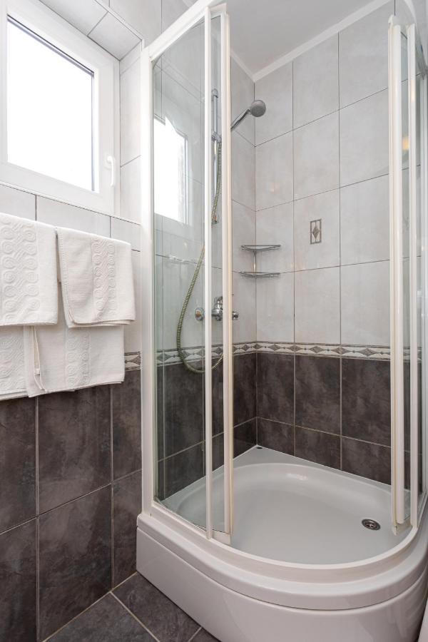Apartments Crnekovic IV Baška Eksteriør billede