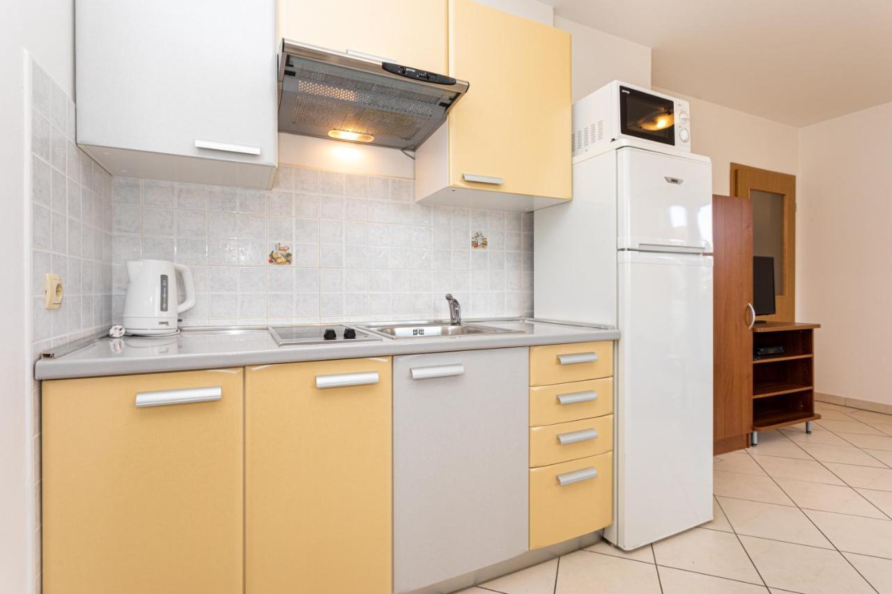 Apartments Crnekovic IV Baška Eksteriør billede