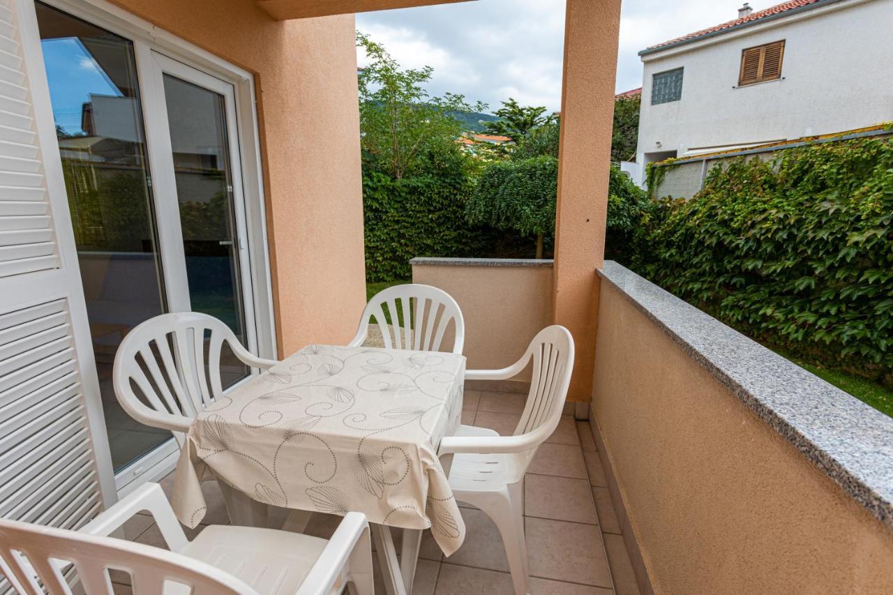 Apartments Crnekovic IV Baška Eksteriør billede