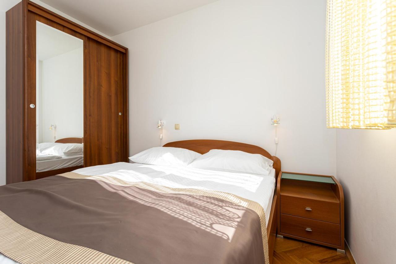 Apartments Crnekovic IV Baška Eksteriør billede