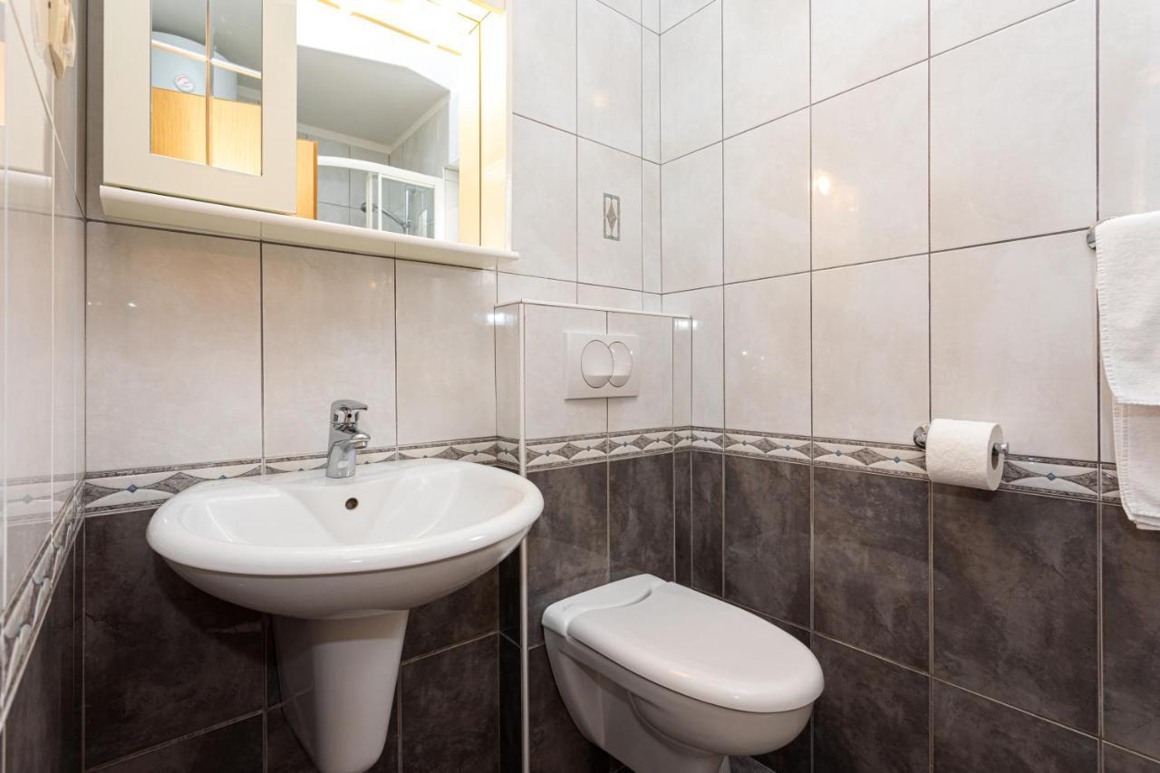 Apartments Crnekovic IV Baška Eksteriør billede