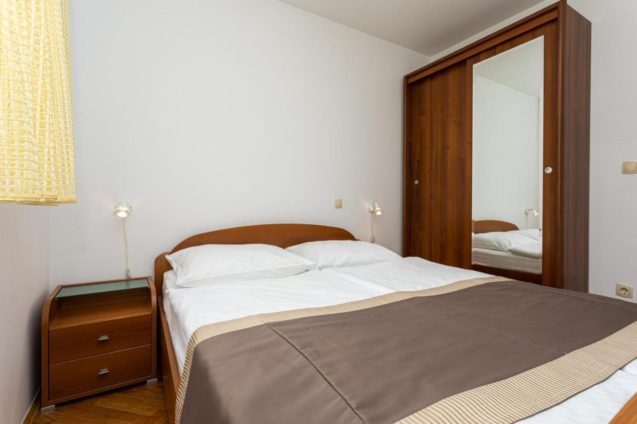 Apartments Crnekovic IV Baška Eksteriør billede