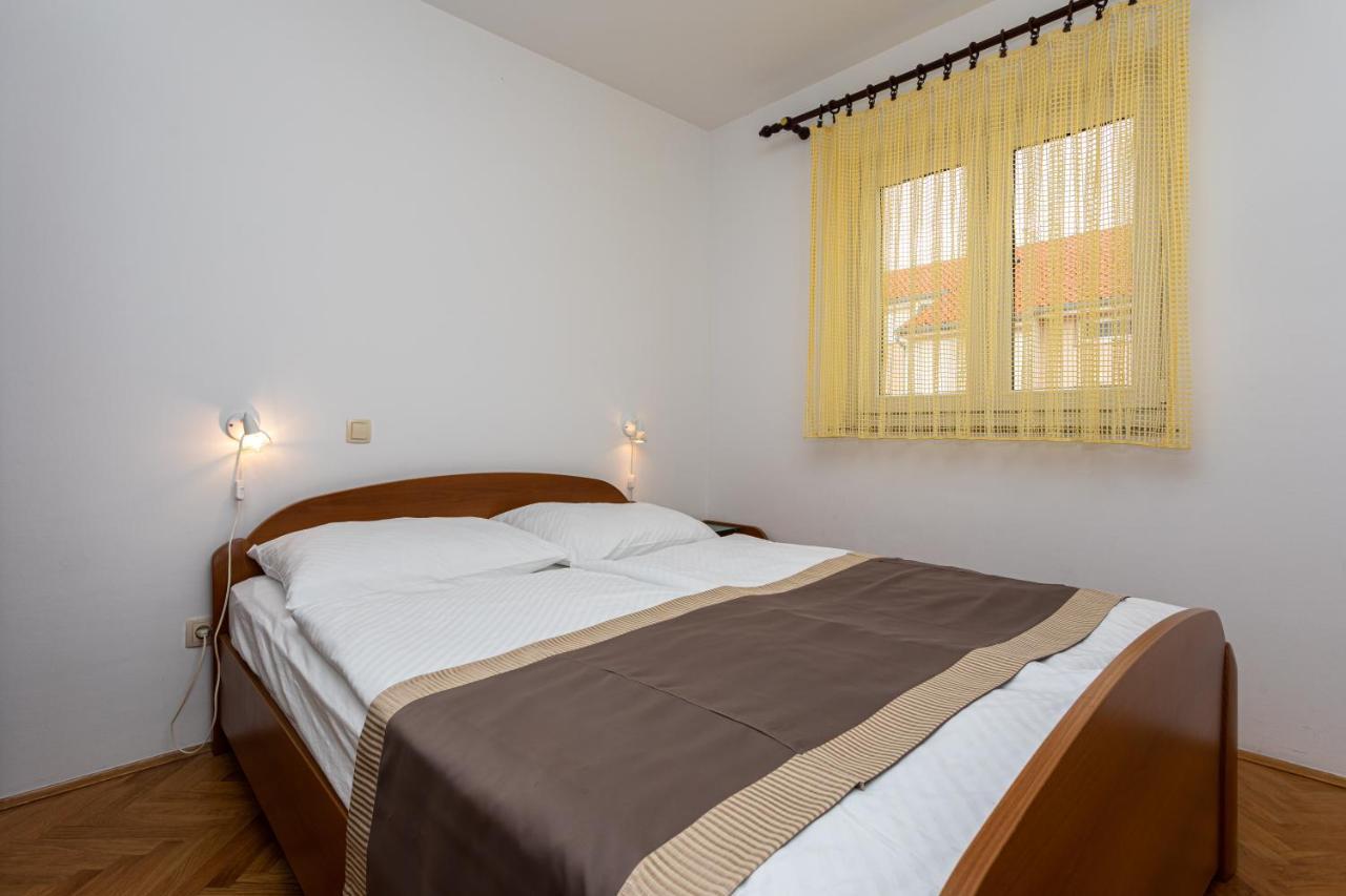 Apartments Crnekovic IV Baška Eksteriør billede