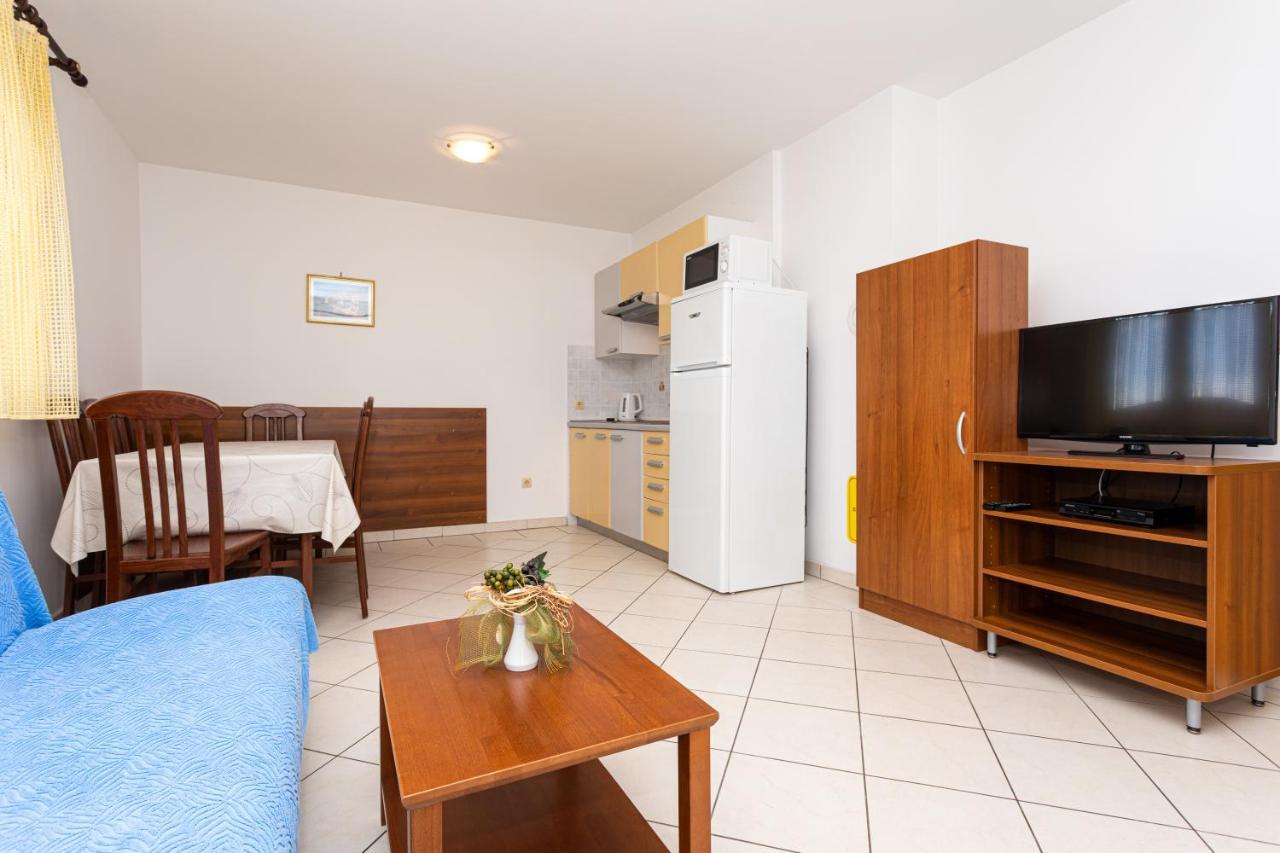 Apartments Crnekovic IV Baška Eksteriør billede