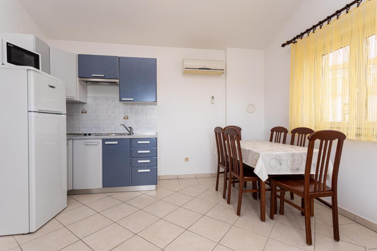 Apartments Crnekovic IV Baška Eksteriør billede