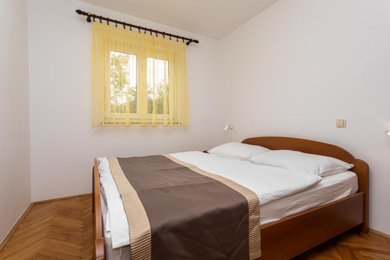 Apartments Crnekovic IV Baška Eksteriør billede