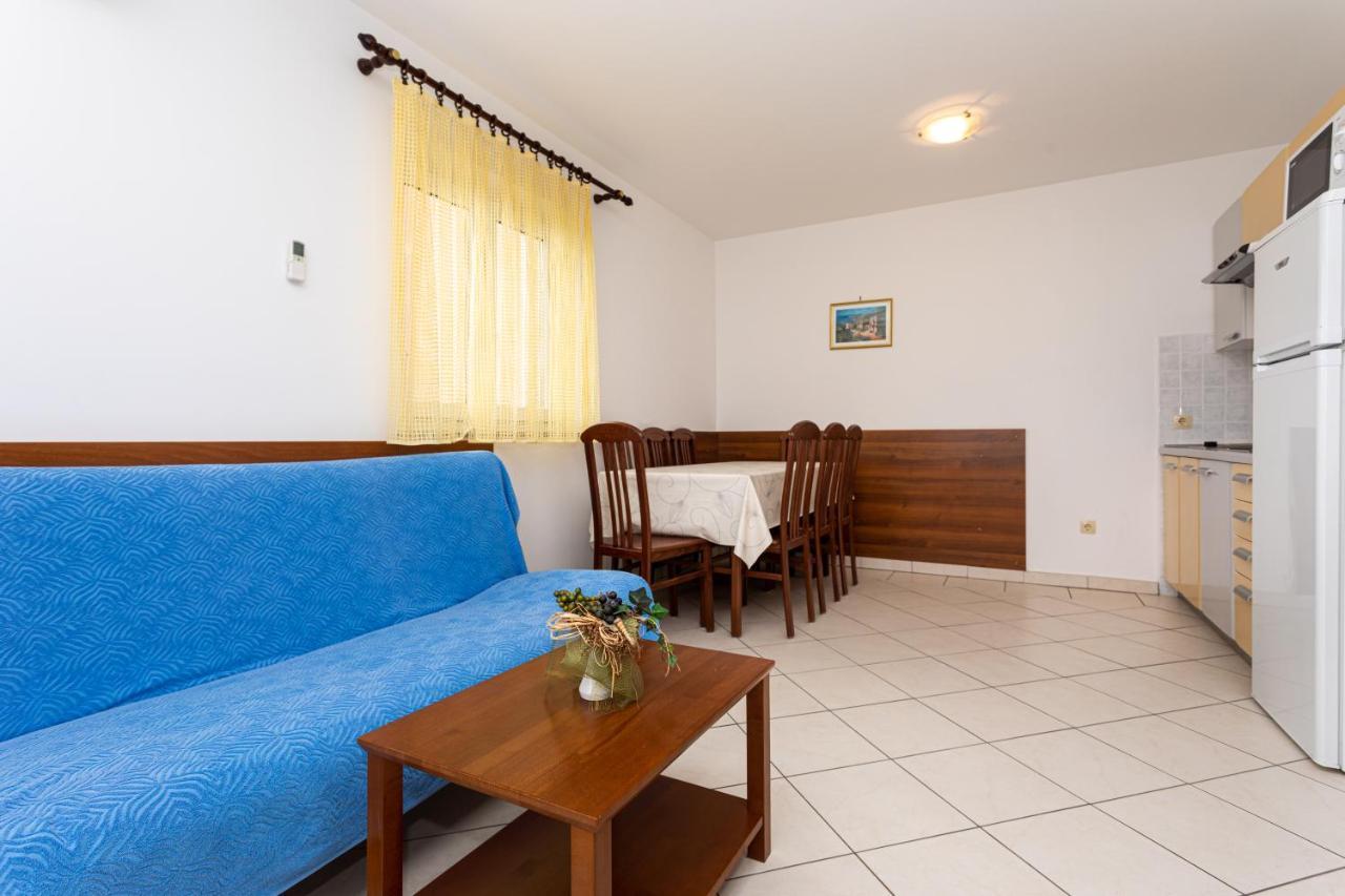 Apartments Crnekovic IV Baška Eksteriør billede