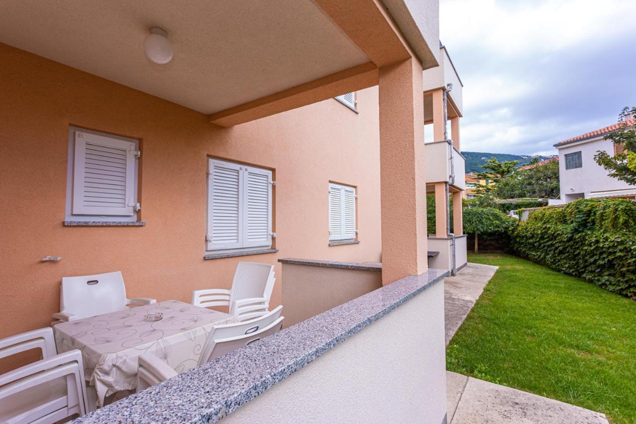 Apartments Crnekovic IV Baška Eksteriør billede