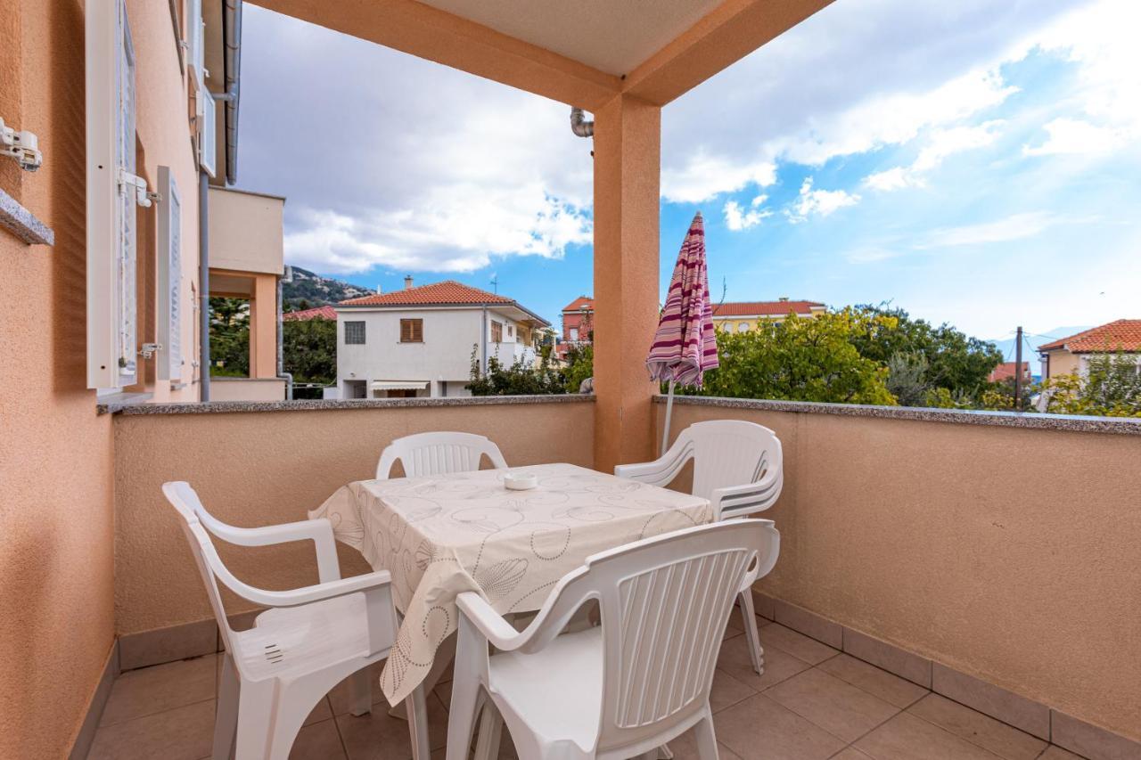 Apartments Crnekovic IV Baška Eksteriør billede