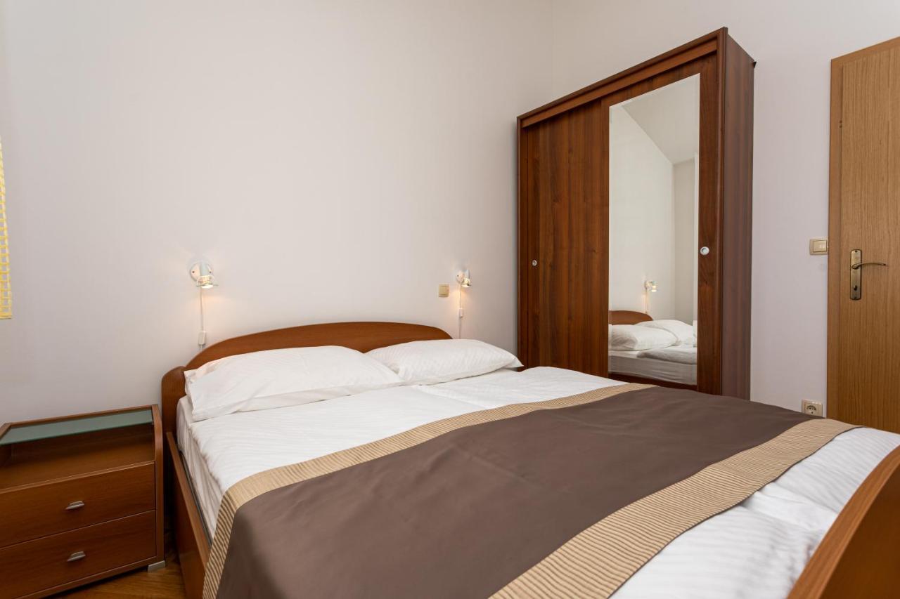 Apartments Crnekovic IV Baška Eksteriør billede