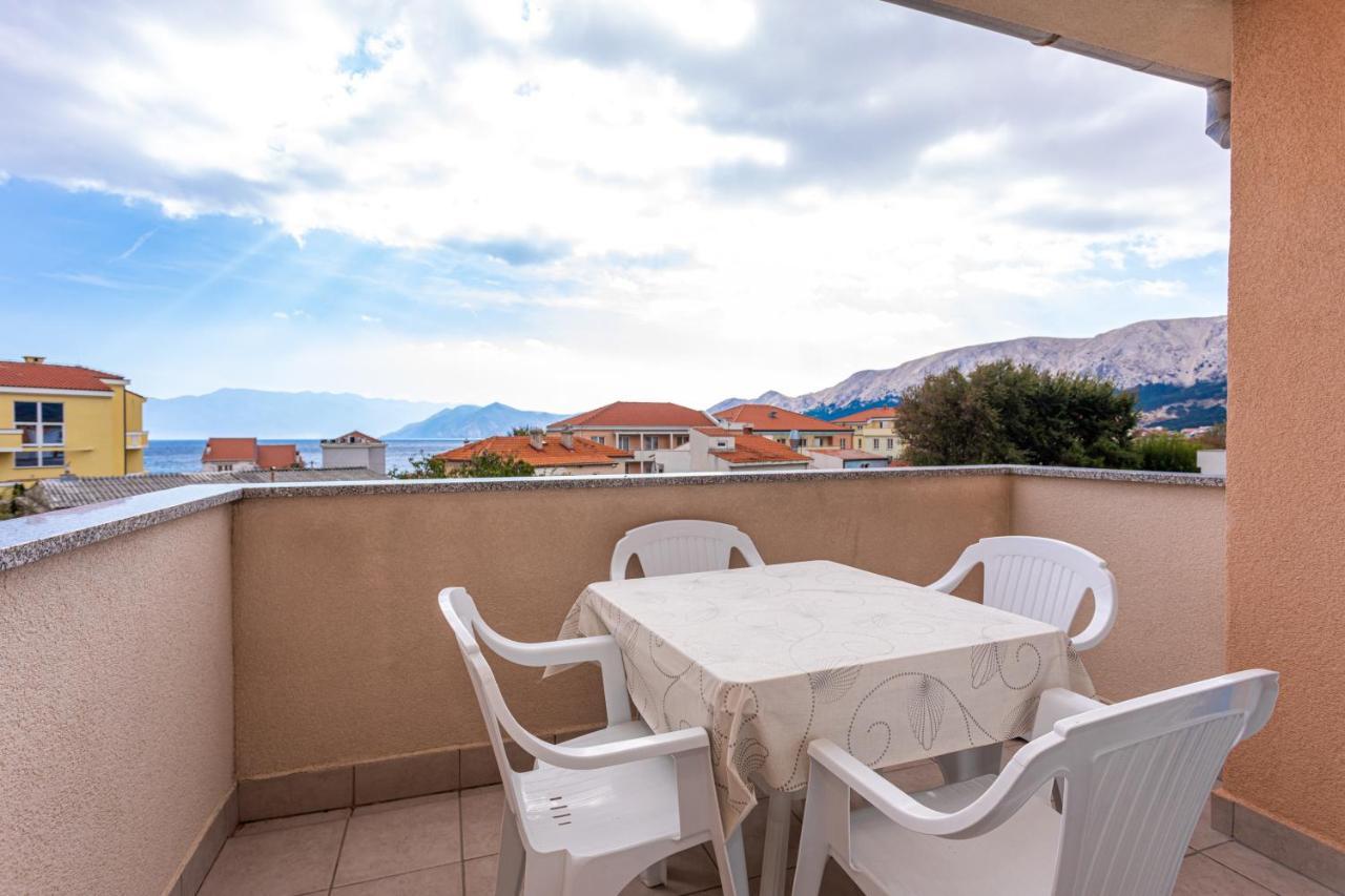 Apartments Crnekovic IV Baška Eksteriør billede